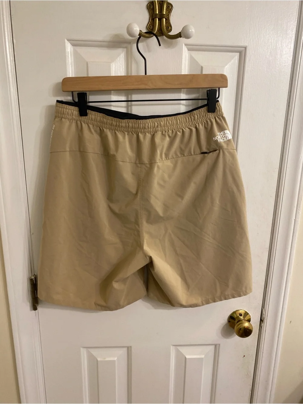 THE NORTH FACE TNF HYBRID ATHLETIC SHORTS MENS KHAKI SHORTS SIZE SMALL OUTDOORS
